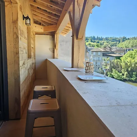 Lestang Vue Degagee Et Deco Chaleureuse