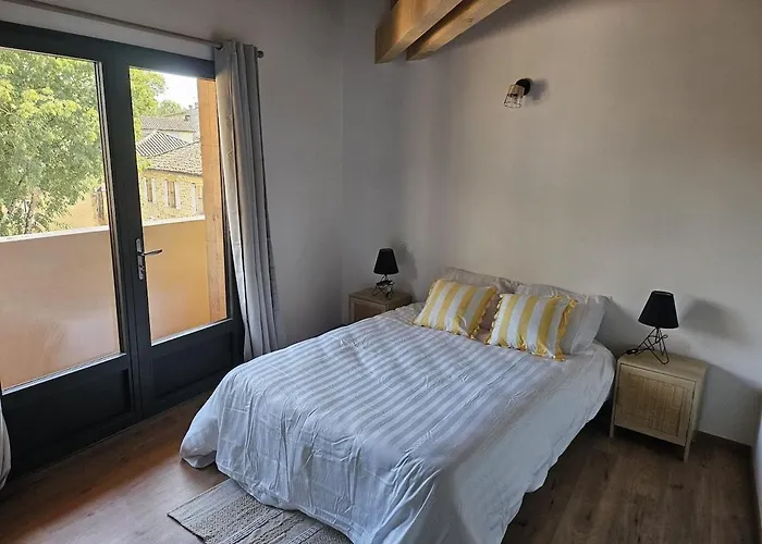 アパート Lestang Vue Degagee Et Deco Chaleureuse フィジャック