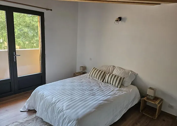 アパート Lestang Vue Degagee Et Deco Chaleureuse フィジャック