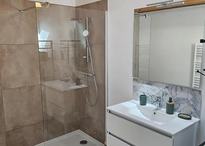 アパート Lestang Vue Degagee Et Deco Chaleureuse フィジャック